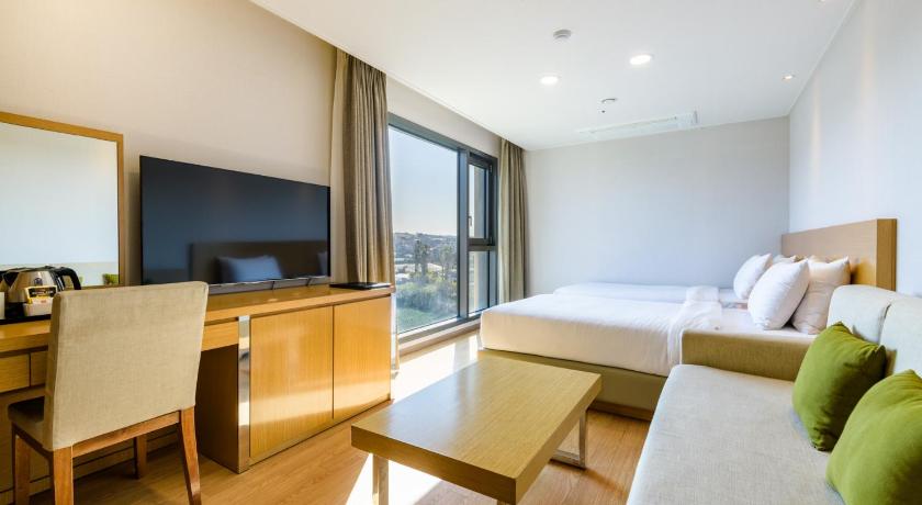 Image of Standard Twin Room 0