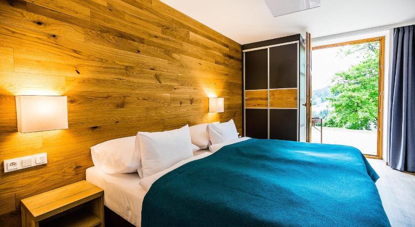 Image of Apartment with Terrace 4