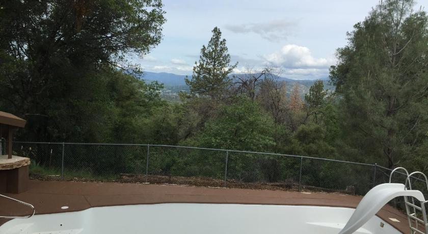 Mountain Trail Lodge Vacation Rental photo