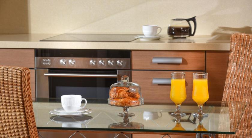 Image of Superior Suite with Garden View 5