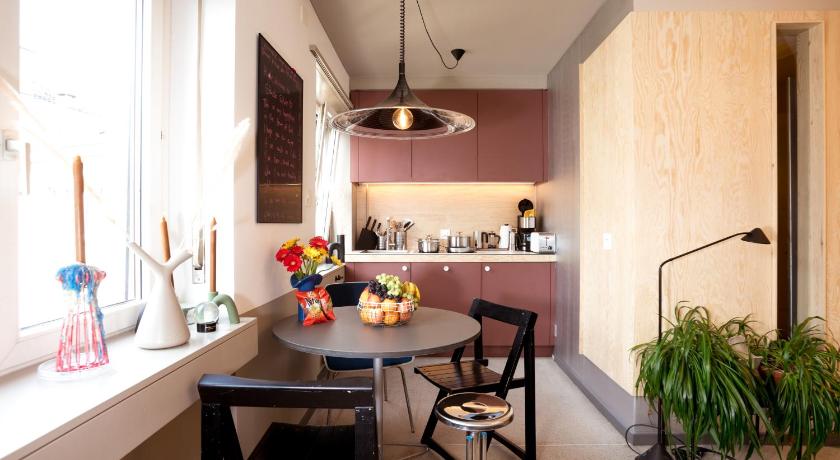 Studio Silver - Central City - Free Parking