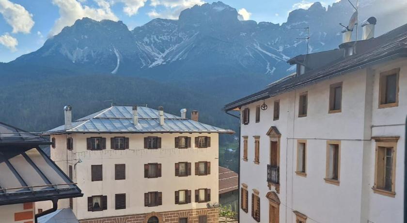 Breakfast with mountains view