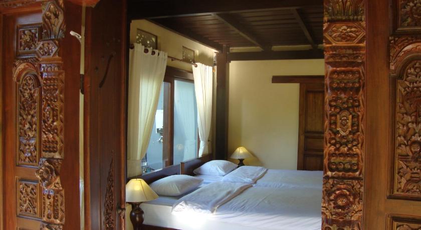 Image of Two-Bedroom House 7