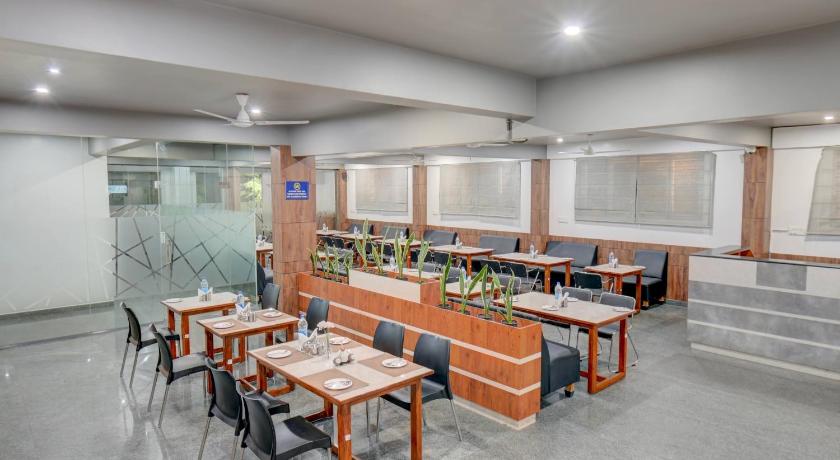 哈桑 HOTEL UNITED KITES 3星级 酒店 泳池