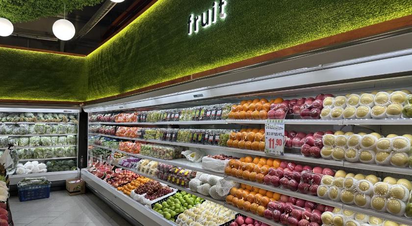 Kuching Tropics City SupremeBlack Theme City View至尊黑城市风景 4-Star Guesthouse pool