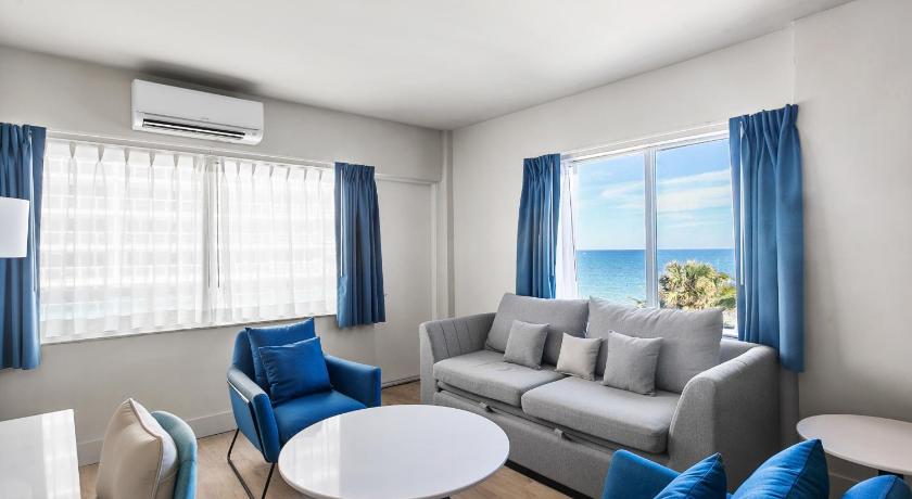 Image of Ocean View Suite with 2 Queen Beds 6