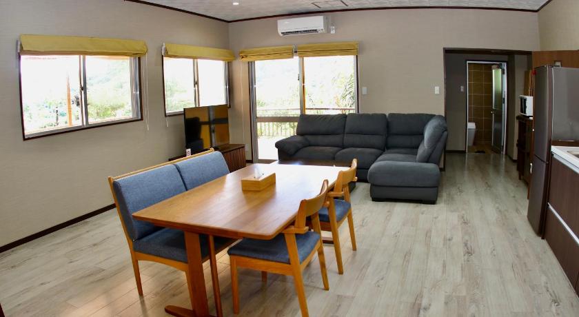 Okinawa Island Churaumi Village Motobu-Fuji-Karst 3-Star Guesthouse restaurant