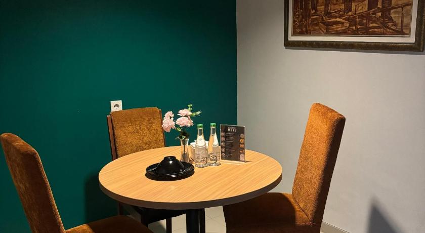 Image of Executive King Room 8