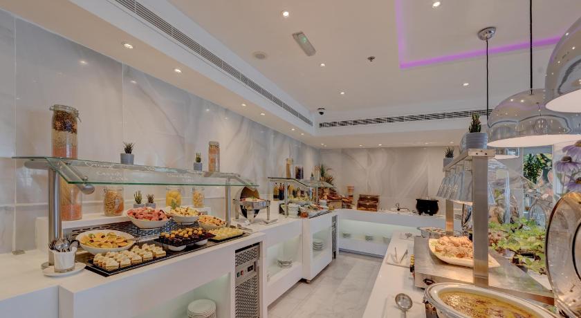 Hawthorn Suites by Wyndham Abu Dhabi City Center - image 10