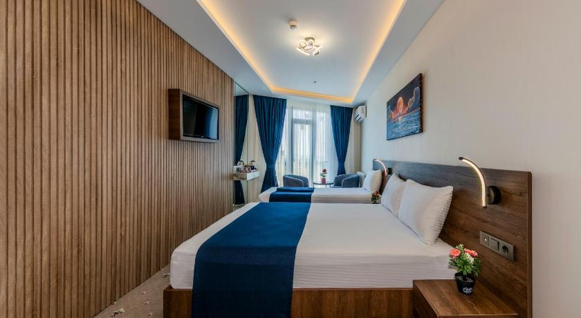 Airport Waves Hotel - image 9