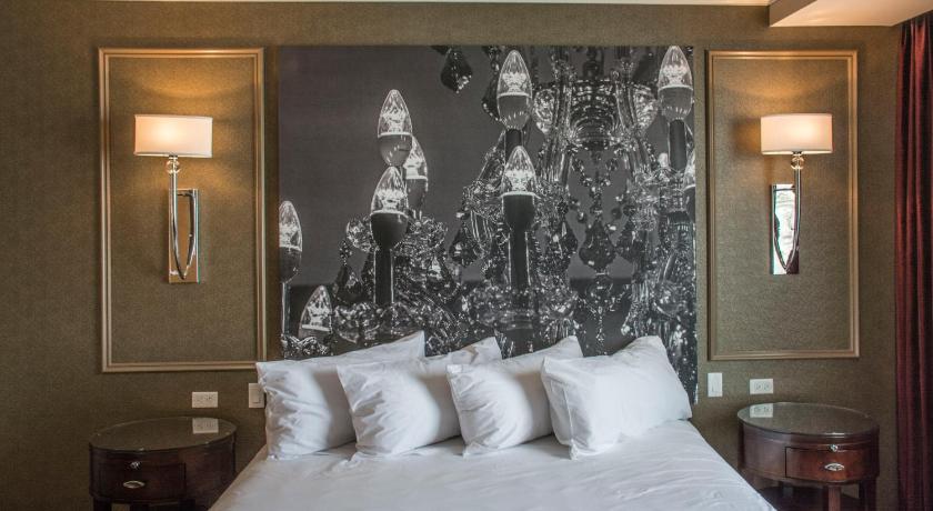 The Delavan Hotel photo