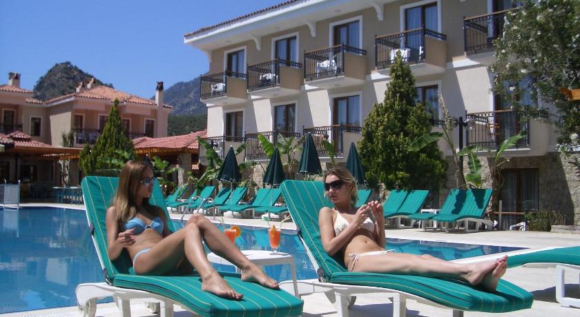 Perdikia Beach Hotel