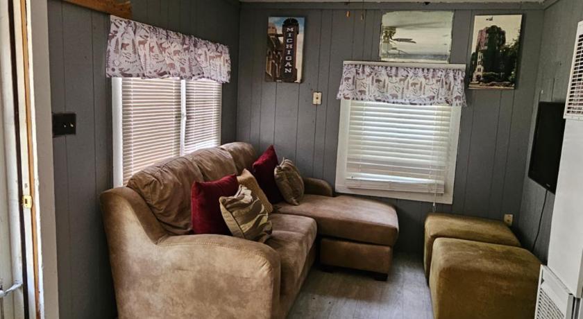 Au Sable The Honey Bear Cabins Accommodation view