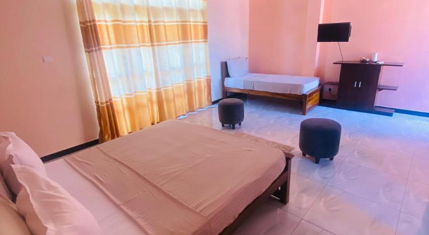 Image of Superior Triple Room 9
