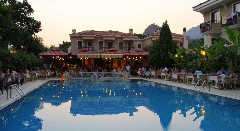 Perdikia Beach Hotel