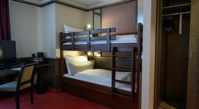 Image of Quadruple Room 11