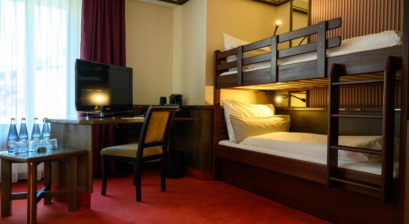 Image of Quadruple Room 9