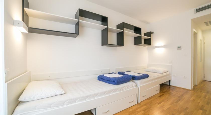 Rooms Kampus — Hotel in Split