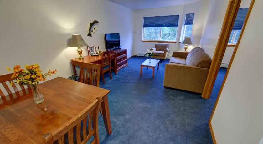Frontier Suites Hotel in Juneau photo