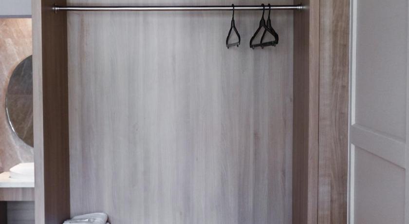 Trix House – Malang, MO