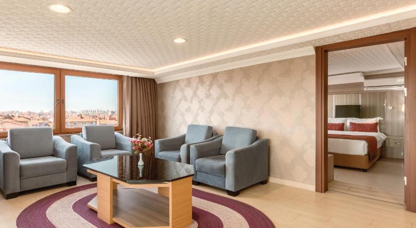 Ramada Usak - image 4