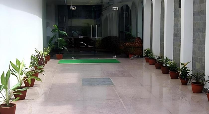 Hotel OK International – Varanasi, VA