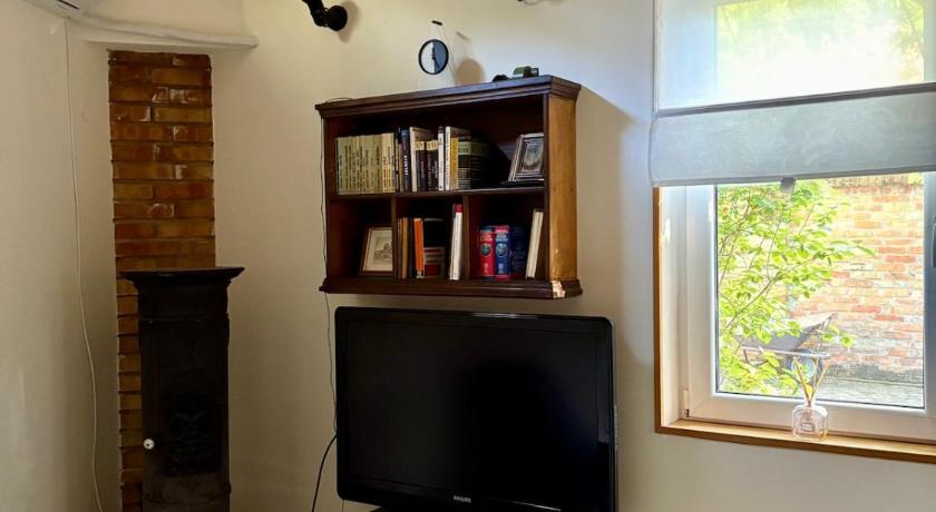 Belgrade Tiny Home L&B 3-Star Single Room lobby