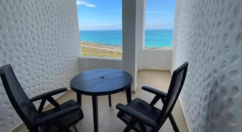 Bel appartement avec piscine vue mer & golf