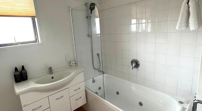 Image of Three-Bedroom Deluxe Apartment 2