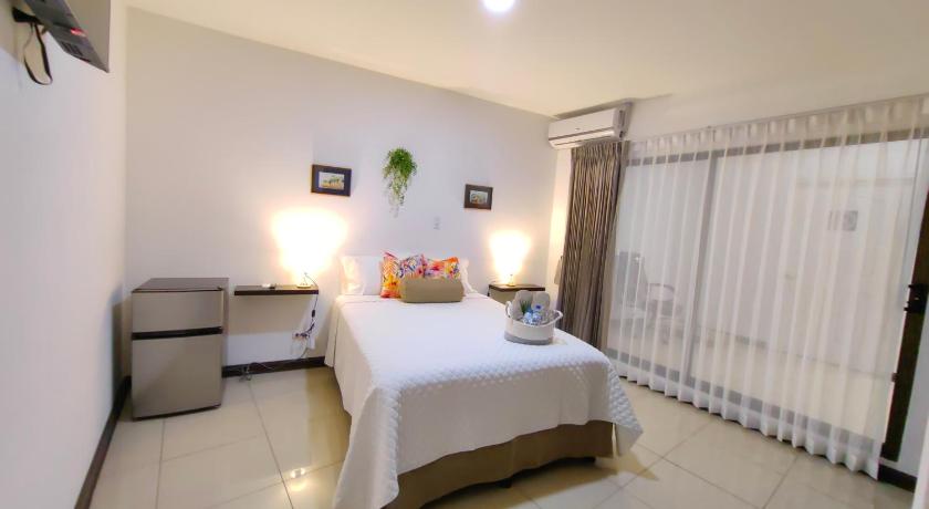 Hotel Boutique CasAguacate close to Airport, Pedregal, Centro de Convenciones de Costa Rica