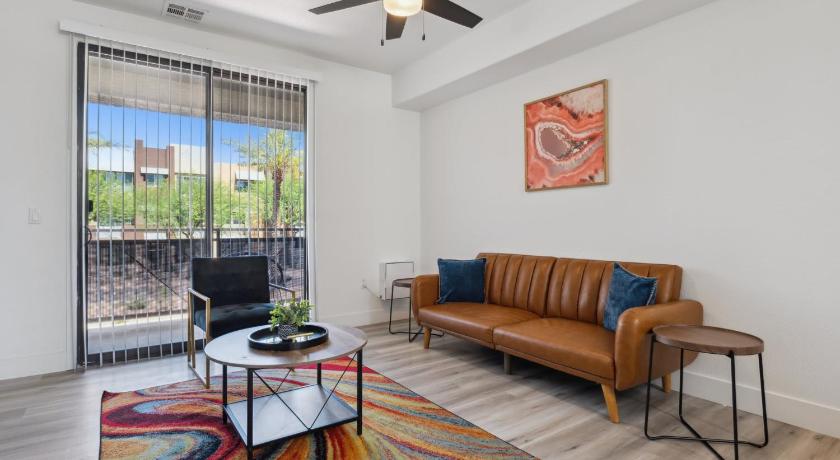 Phoenix CozySuites Glendale - Westgate w pool 15 4-Star Accommodation room