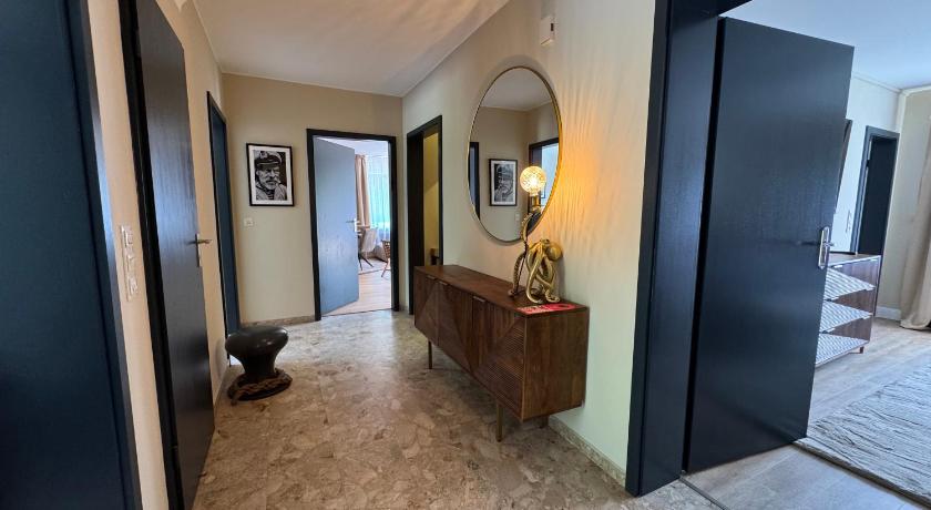 Image of Suite with Garden View 6