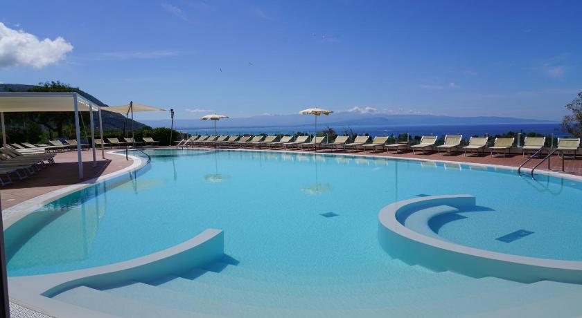 LUZIA AGRIRESORT - Piscina Panoramica e vista Mare a Capo Vaticano