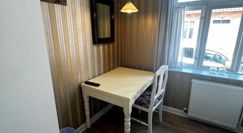 Image of Single Room with Shared Shower and Toilet 14