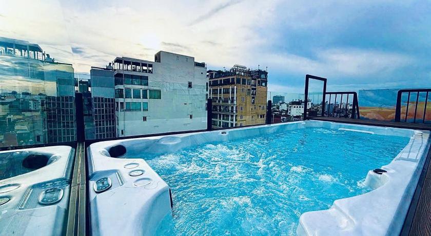 Hanoi Lucien Hanoi Lakeside Hotel & Rooftop 5-Star Hotel lobby