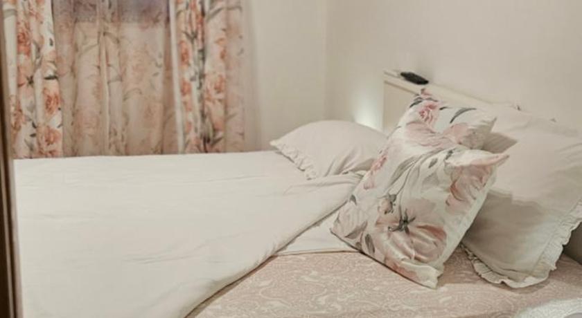 Room Kris with private entrance & private bathroom