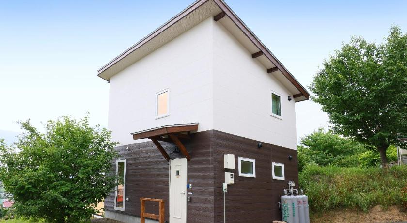 Hill House B NakaFurano Hokkaido JAPAN