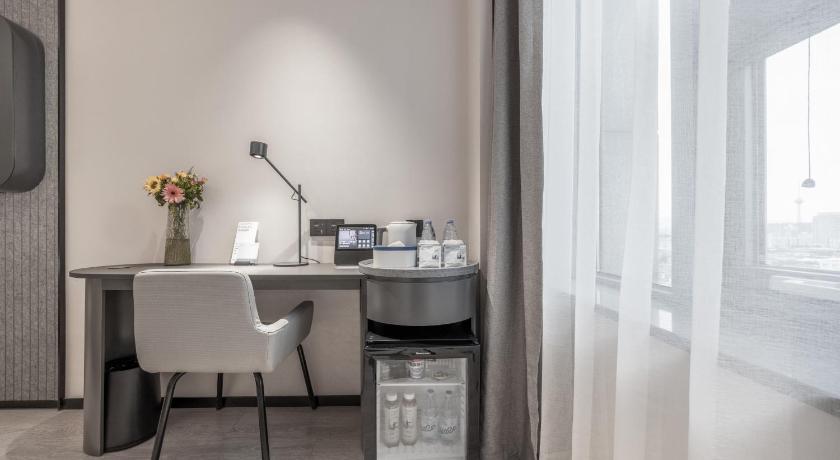 Atour Light Hotel Beijing West Staion North Square – Beijing, NY
