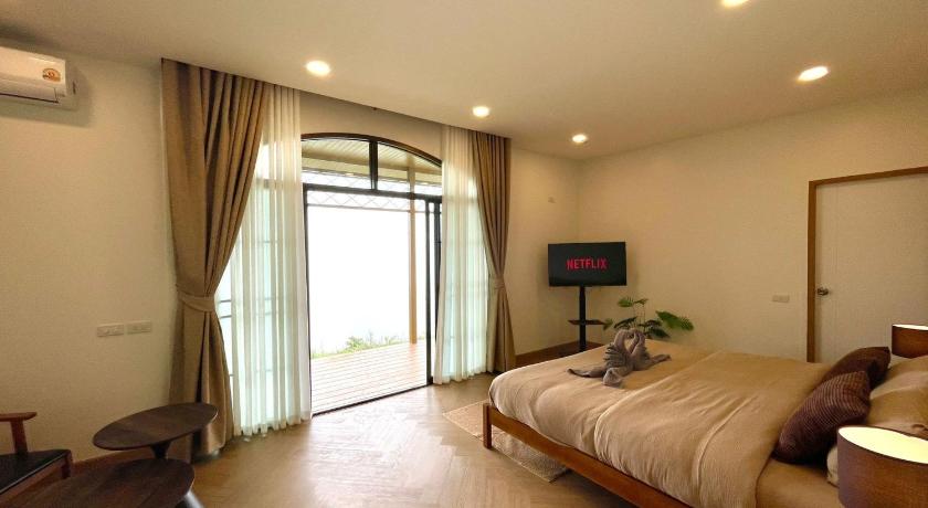 Image of Superior Chalet 3