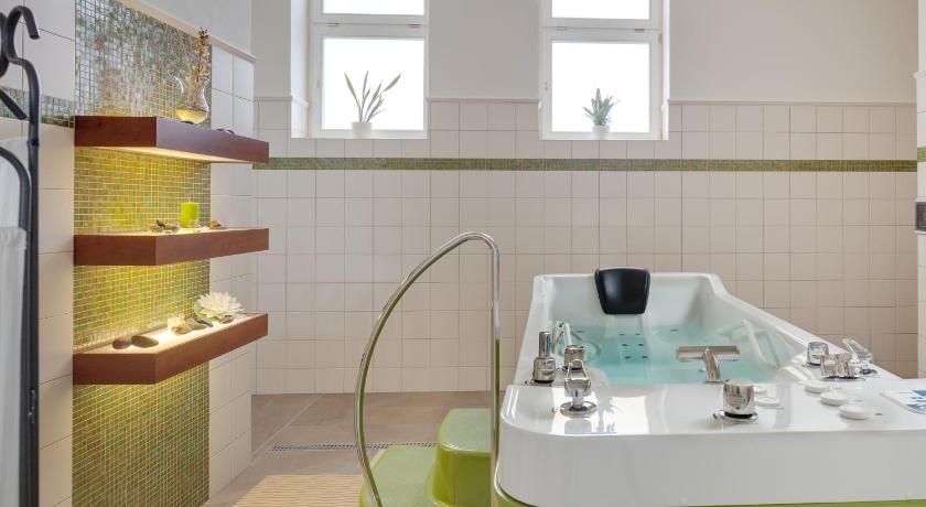 ピエシュチャニ Thermia Palace Ensana Health Spa Hotel 5つ星 ホテル 外観