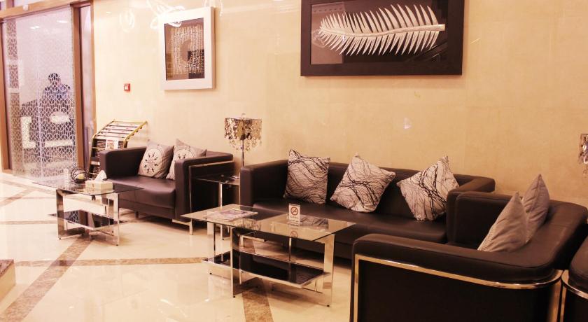 Montreal Naif Hotel - image 3