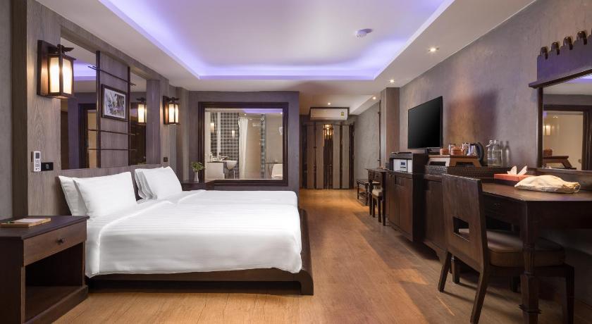 Image of Superior Hotel 4
