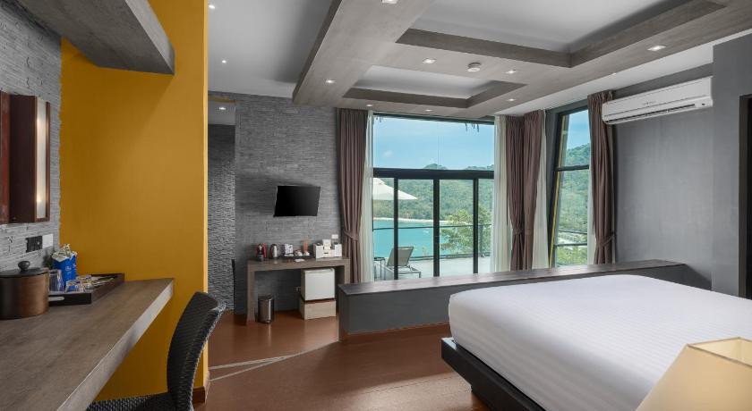 Image of Deluxe Jacuzzi Grande 6