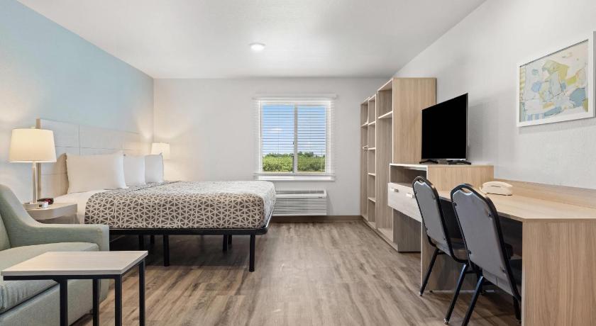 Kees WoodSpring Suites Ceres - Modesto Accommodation restaurant