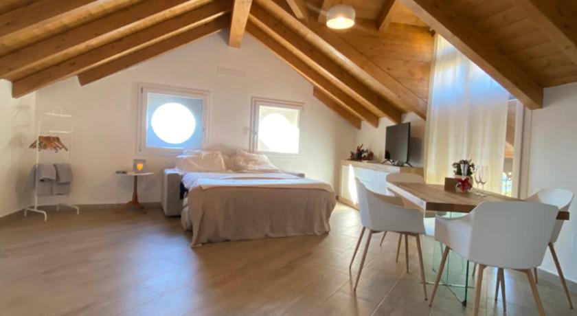 Romantic Room AL RIFUGIO DEI SOGNI terrazza con vista lago mozzafiato