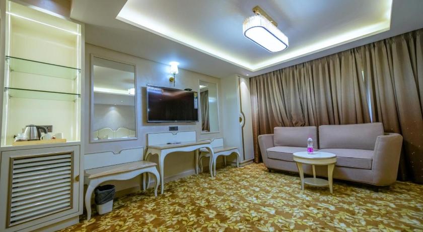 Image of Suite with Sea View 3