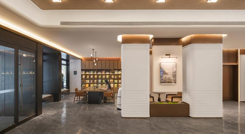 Atour Hotel Changsha Wuyi Square Bishahu Metro Station - image 4