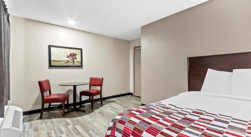 Image of ADA Accessible Deluxe 2 Full Beds Smoke Free 3