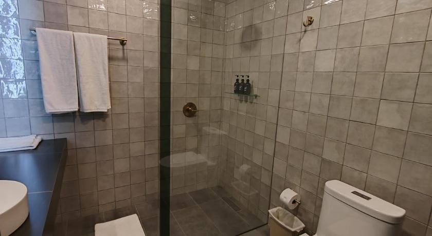 Image of Deluxe Double Room with Balcony 3