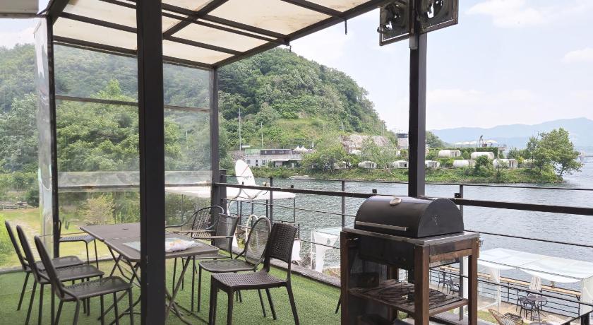 加平 Interlaken Stay 4つ星 ホテル プール